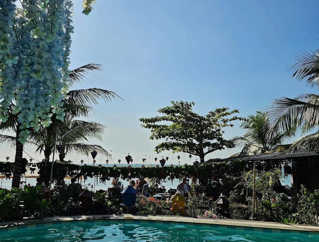 Versailles Mud Bath, Spa & Beach Club-Cua Lap必去景点