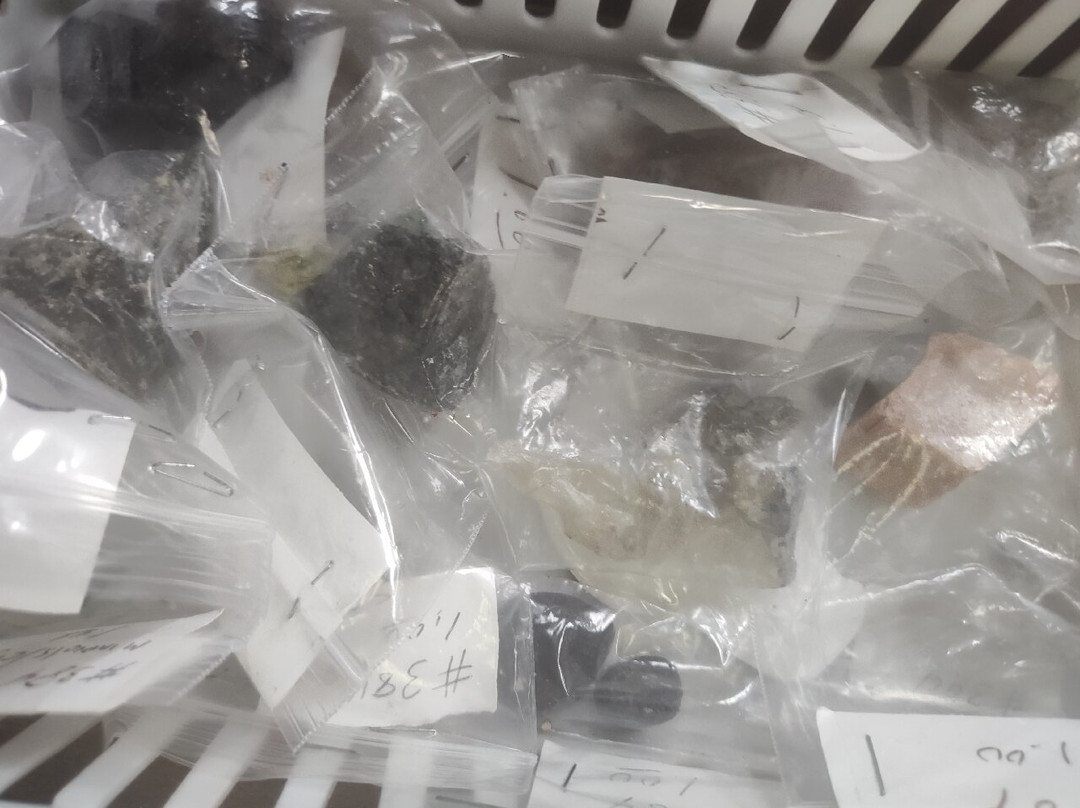 Miller's Crossing Fleatique-Irwin必去景点