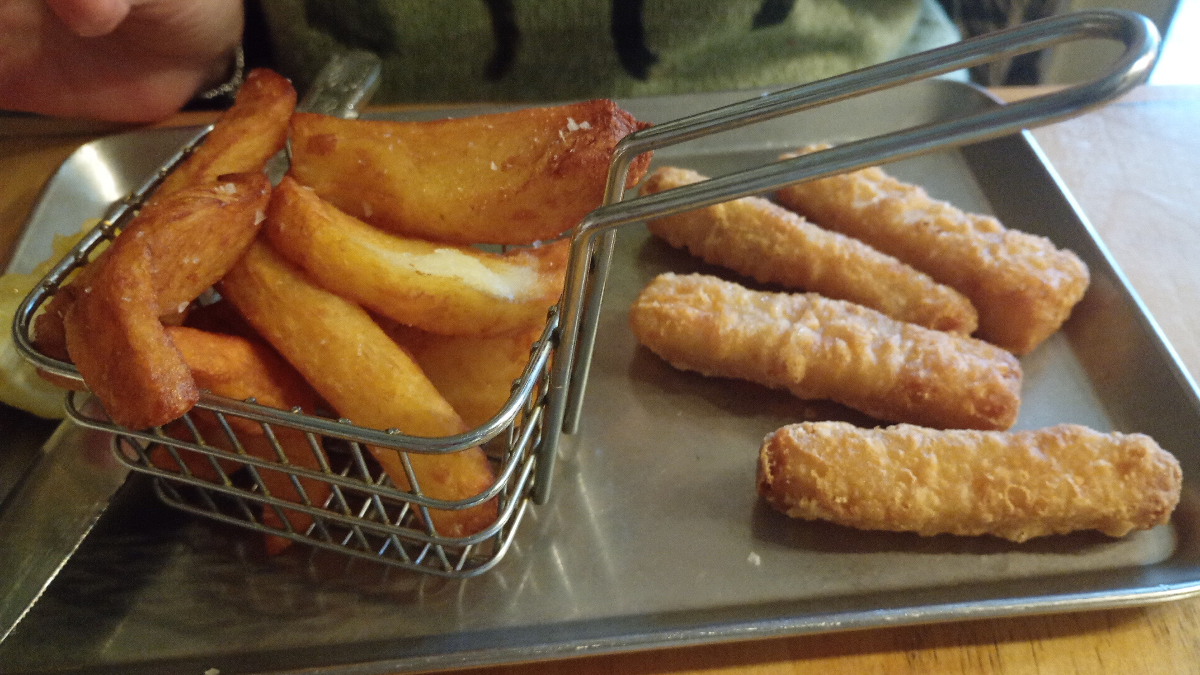 Crown & Crossed Swords-官方