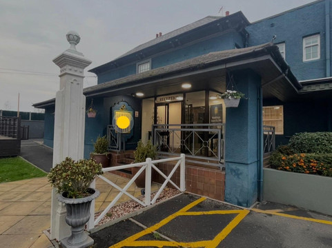 The Honest Lawyer Hotel主图