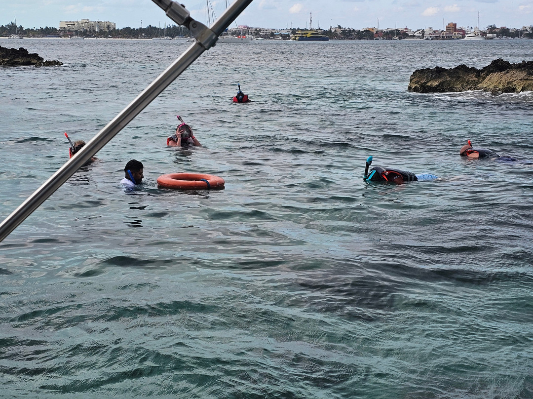 Pamela Tours Fishing & Snorkeling-女人岛必去景点