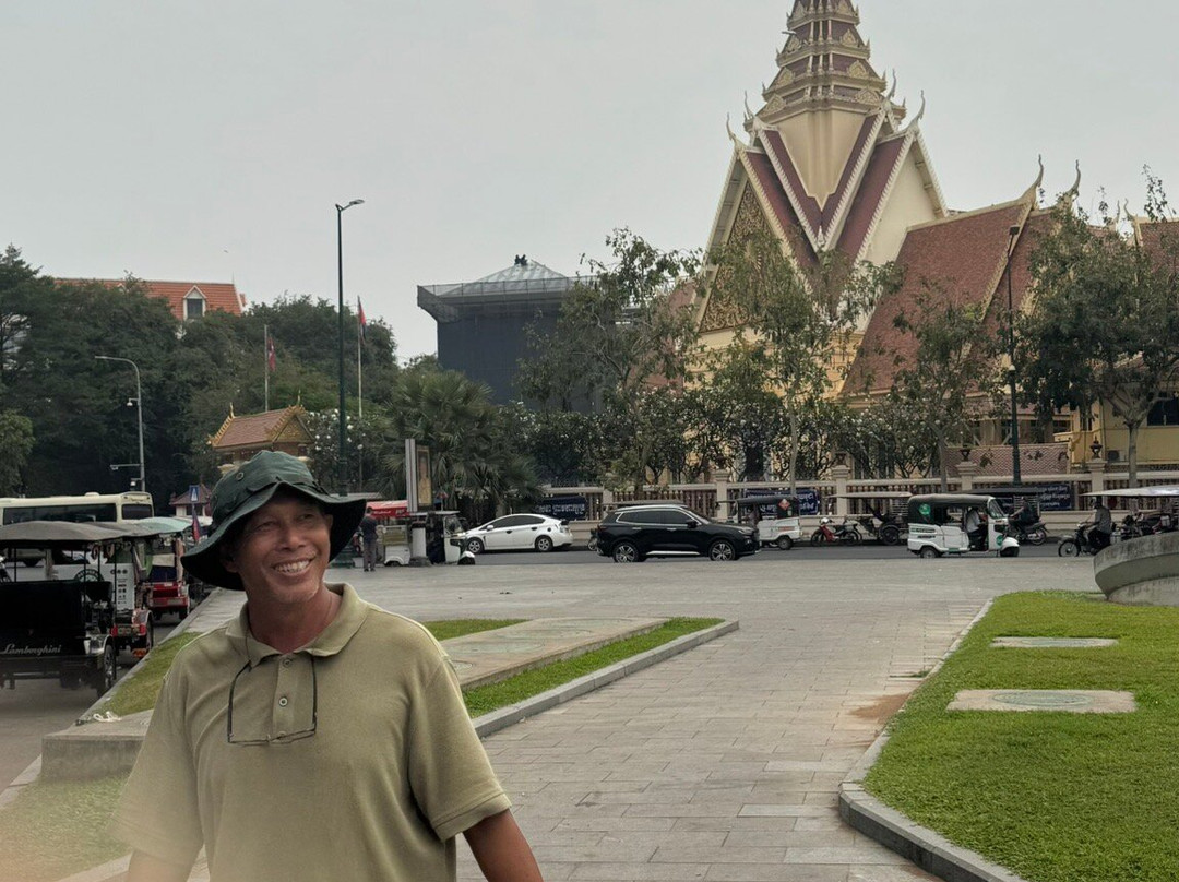 Mr Lim Taxi And Tuk Tuk Tour-金边必去景点