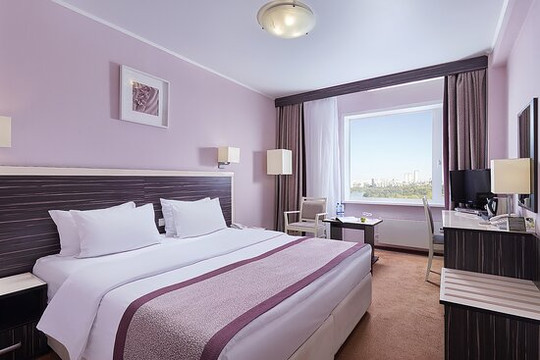 伊兹麦洛娃三角洲酒店主图