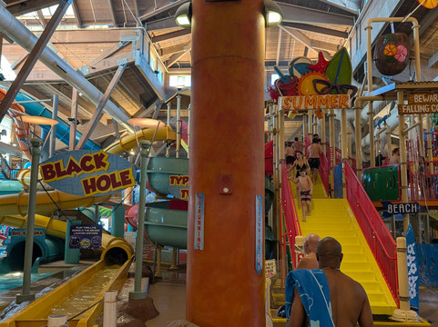 拍礁室内水上度假公园-伊利必去景点