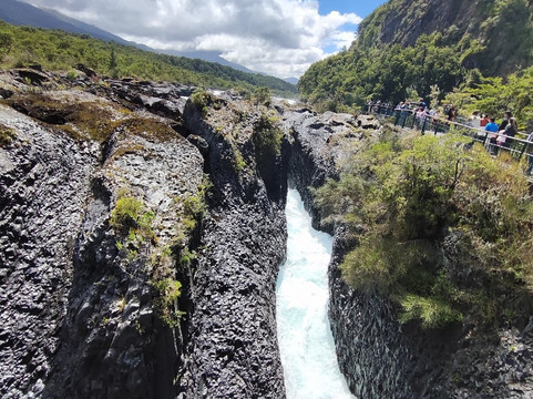 Saltos del Petrohue-巴拉斯港必去景点