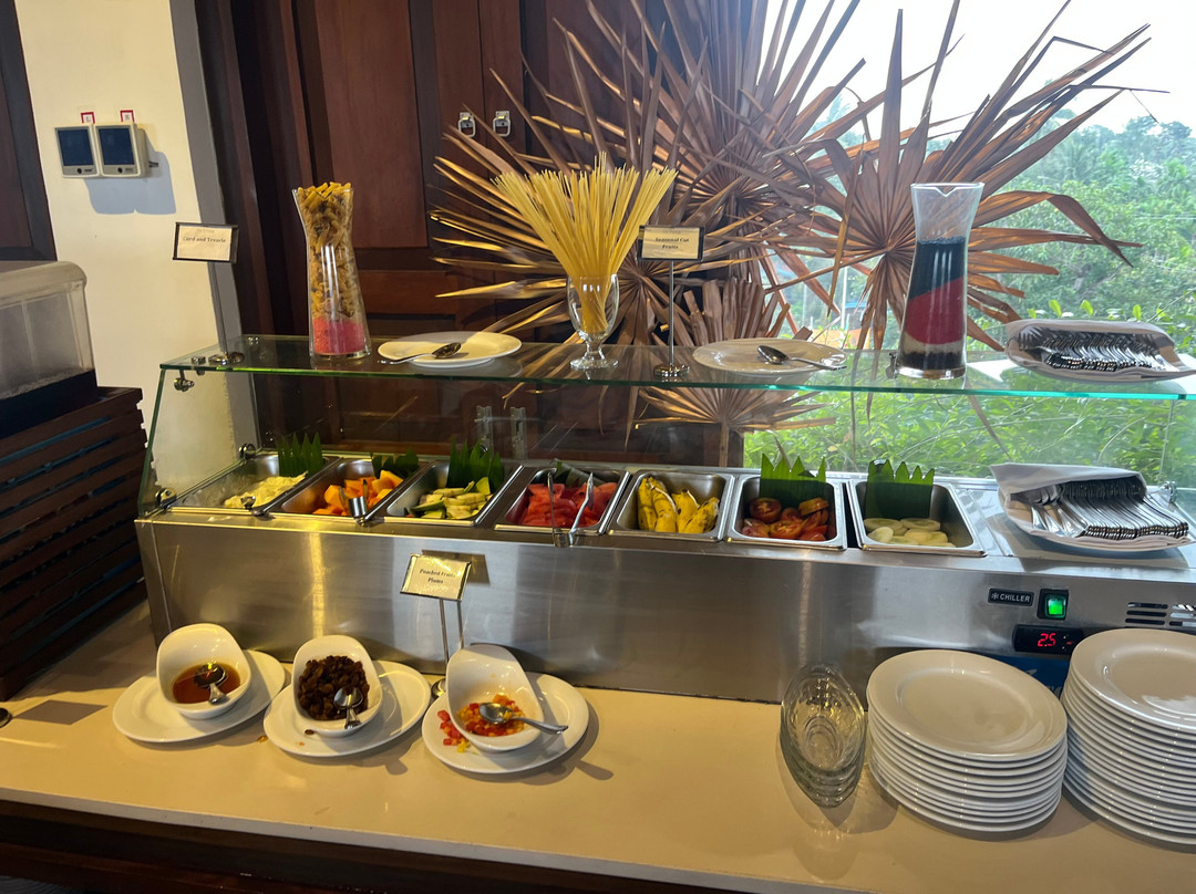 汀奈套房酒店主图