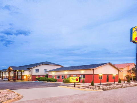 格兰茨速8酒店主图