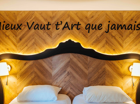 宜必思尚品杜埃加扬会展中心火车站酒店主图