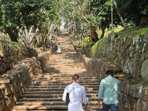 Tropical Isle Voyages-Moragollagama必去景点