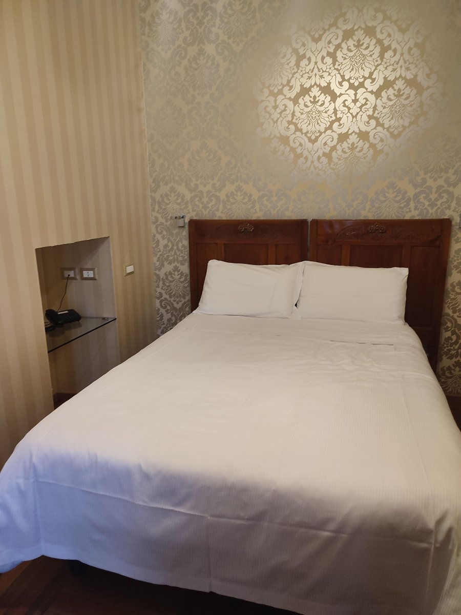 罗马和凯沃尔岩酒店-客卧