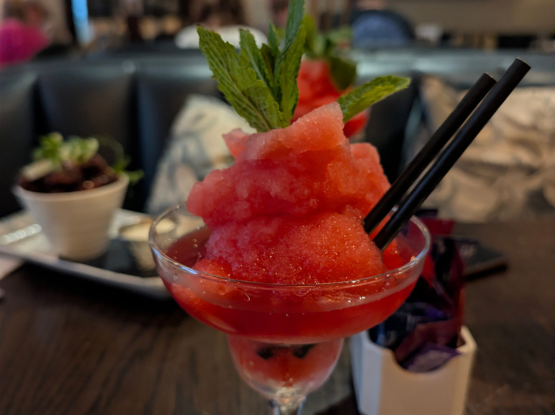 卡文水晶酒店主图