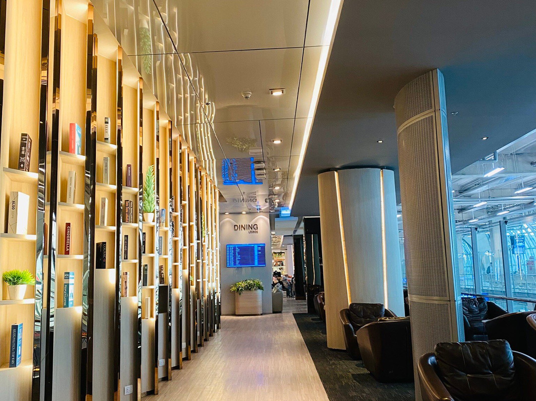 Miracle Lounge-Racha Thewa必去景点
