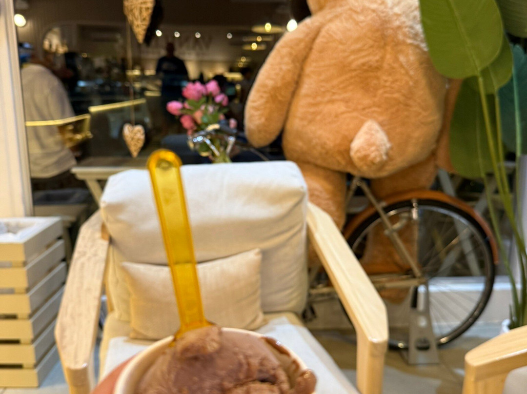 Vanilla Ice Cream Shop