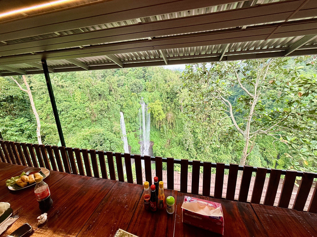 Hanging Restaurant And Bar