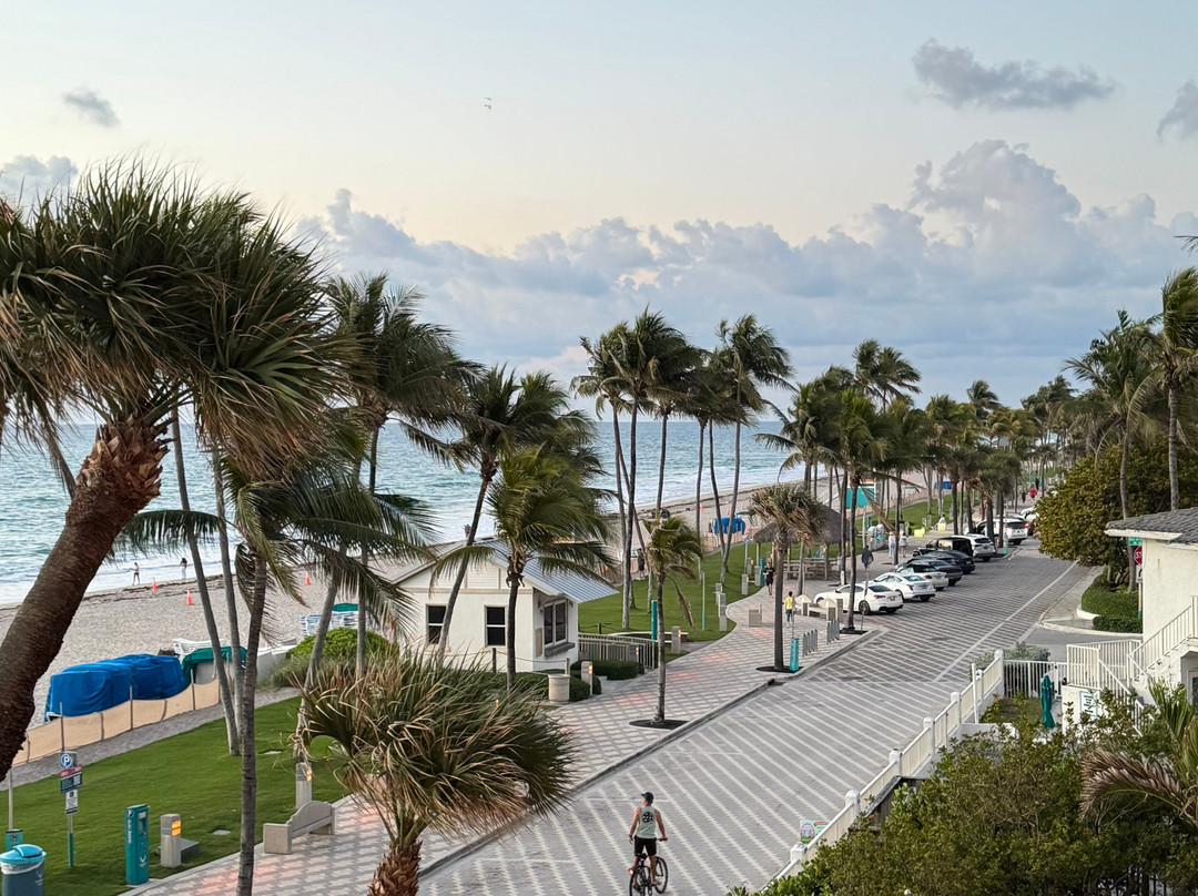 迪尔菲尔德海滩温德姆度假酒店主图