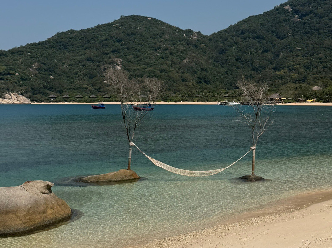 宁凡湾六善酒店主图