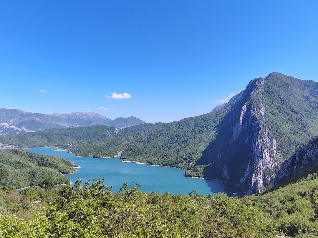 Lake Bovilla-Tirana County必去景点