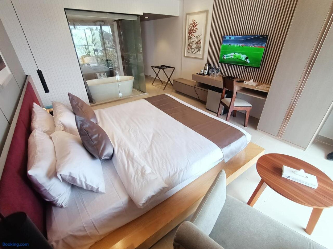 The Peace Palace Luxury Hotel & Restaurant
