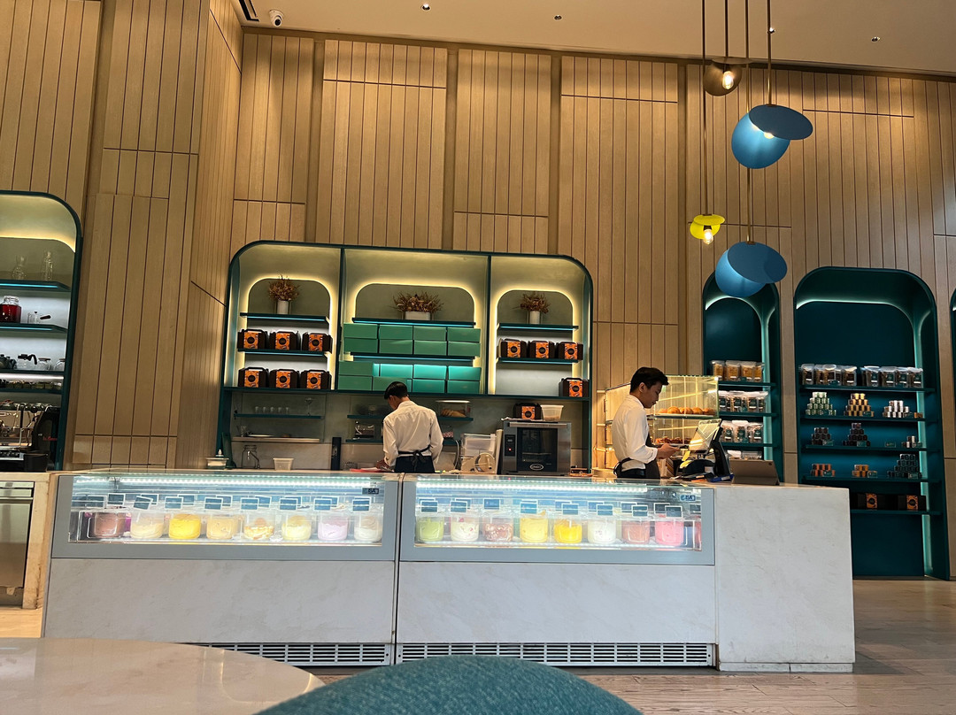 三宝垄帕德玛酒店主图