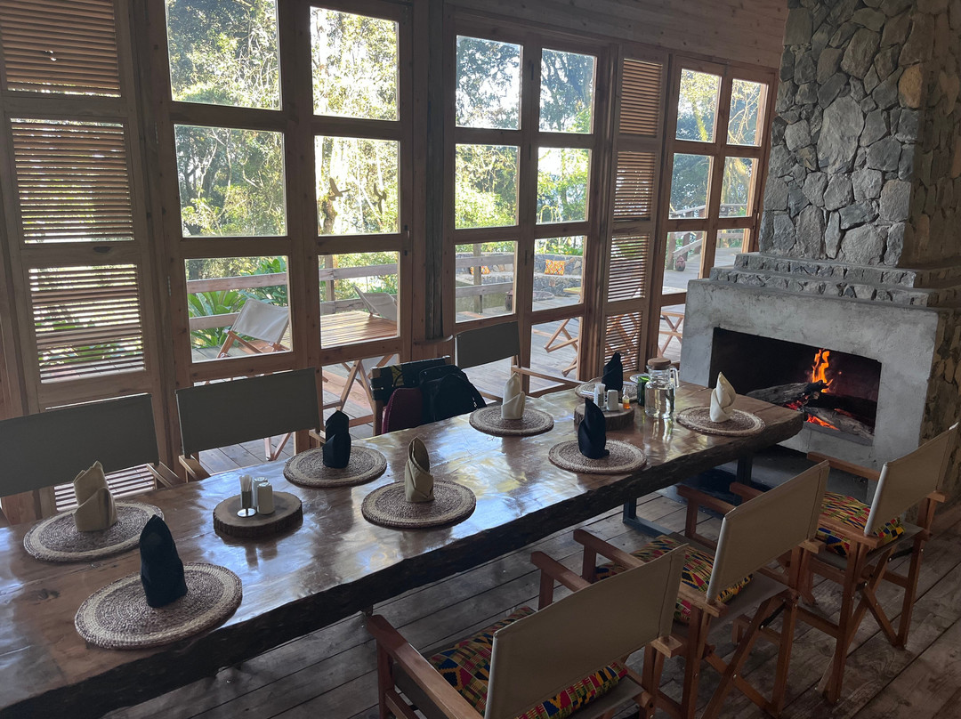 Munazi  Lodge