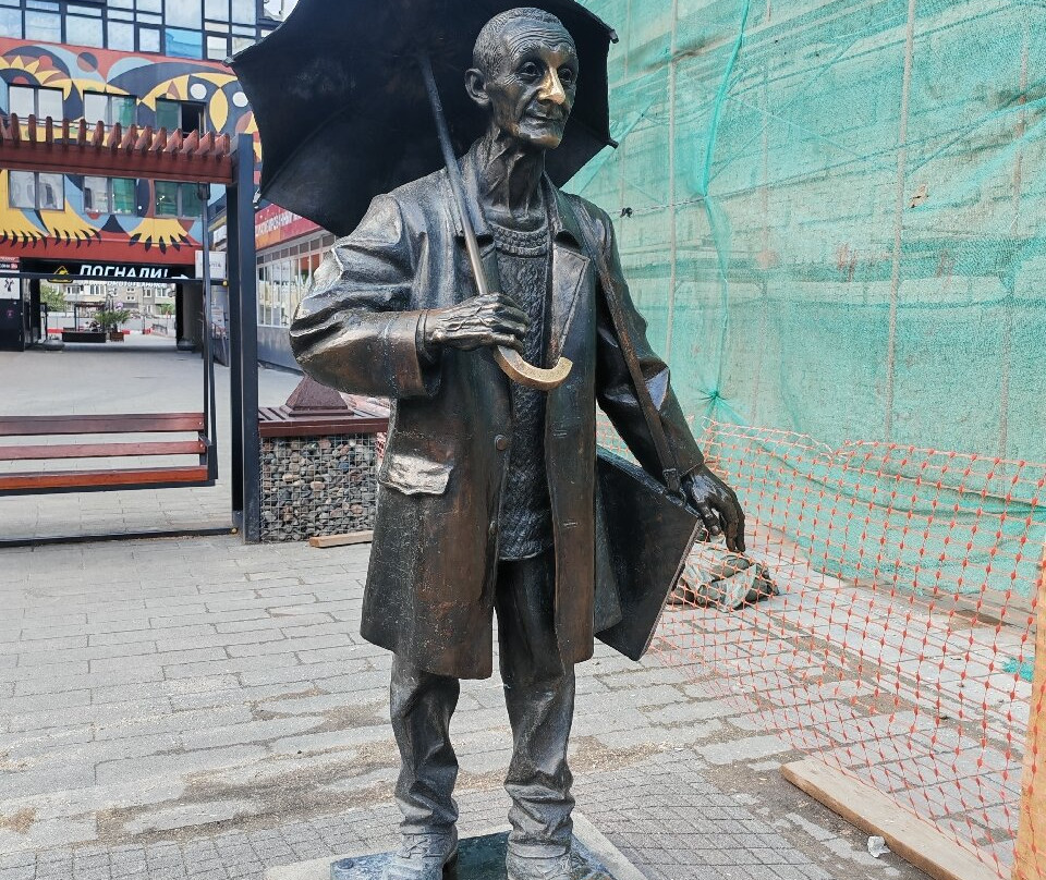 Monument to the painter Andrew Pozdeev-克拉斯诺亚尔斯克必去景点