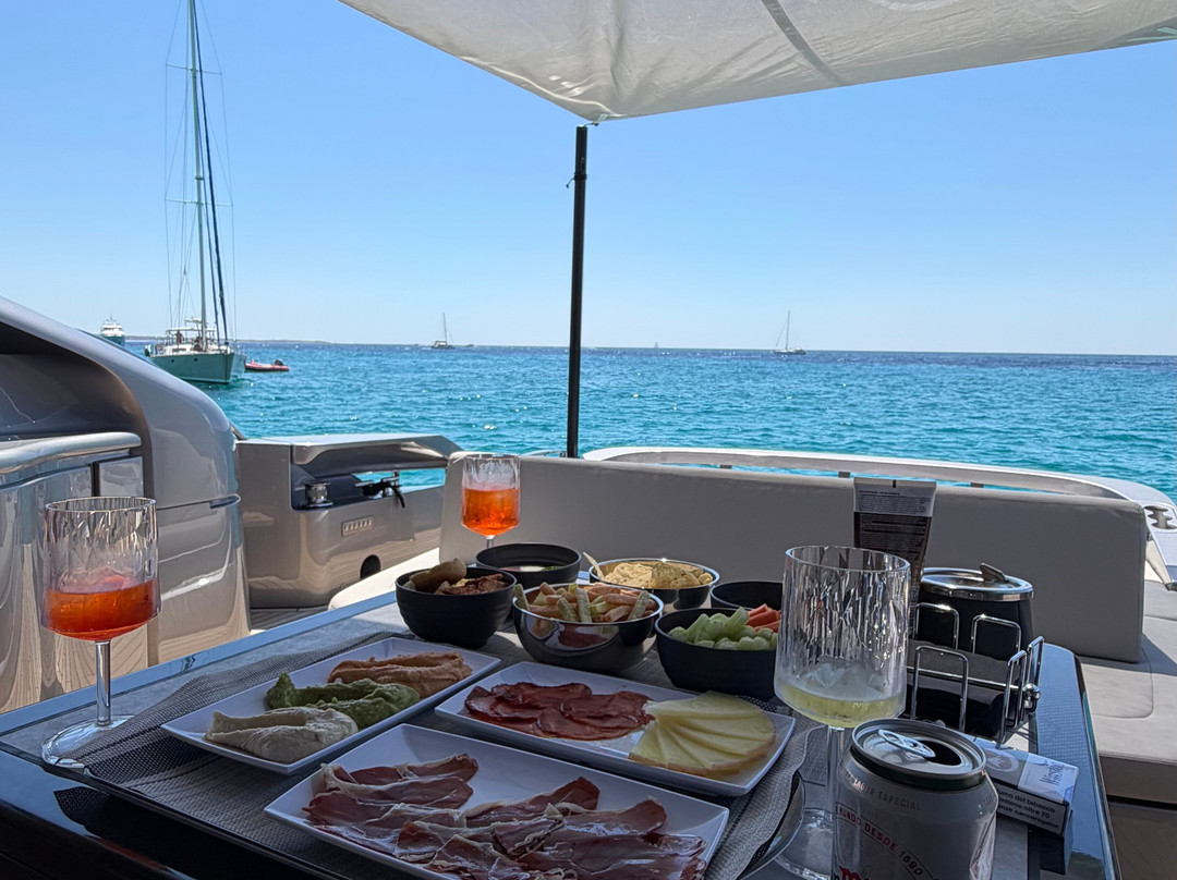 Lux Charters Ibiza-伊维萨必去景点