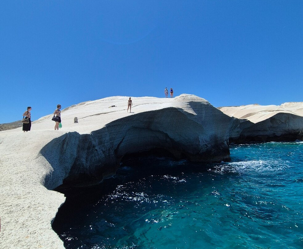Sarakiniko Beach-米洛斯岛必去景点