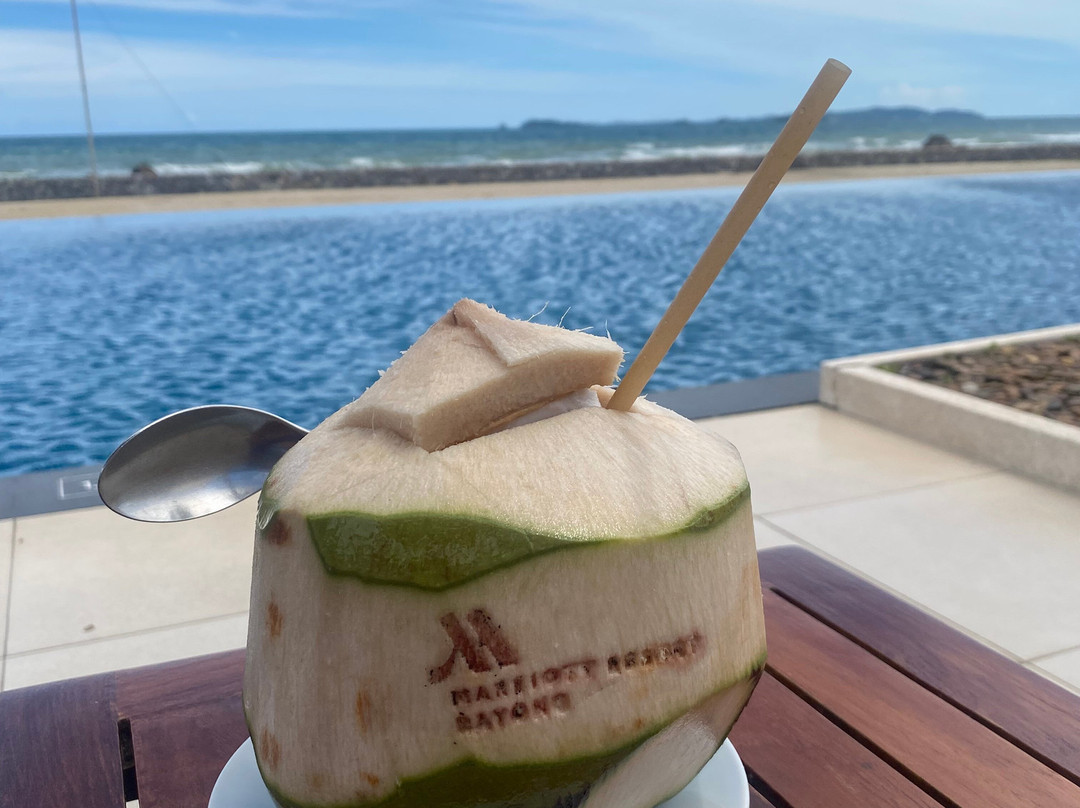 罗永万豪度假酒店主图