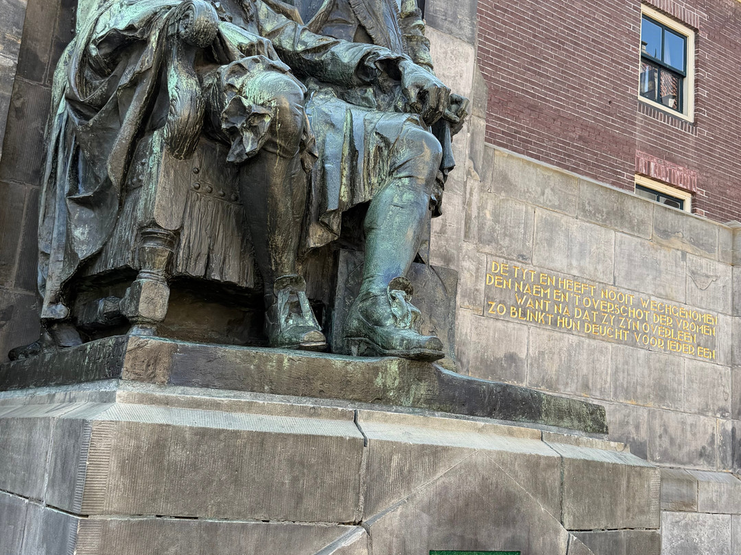 Standbeeld gebroeders De Witt-多德雷赫特必去景点