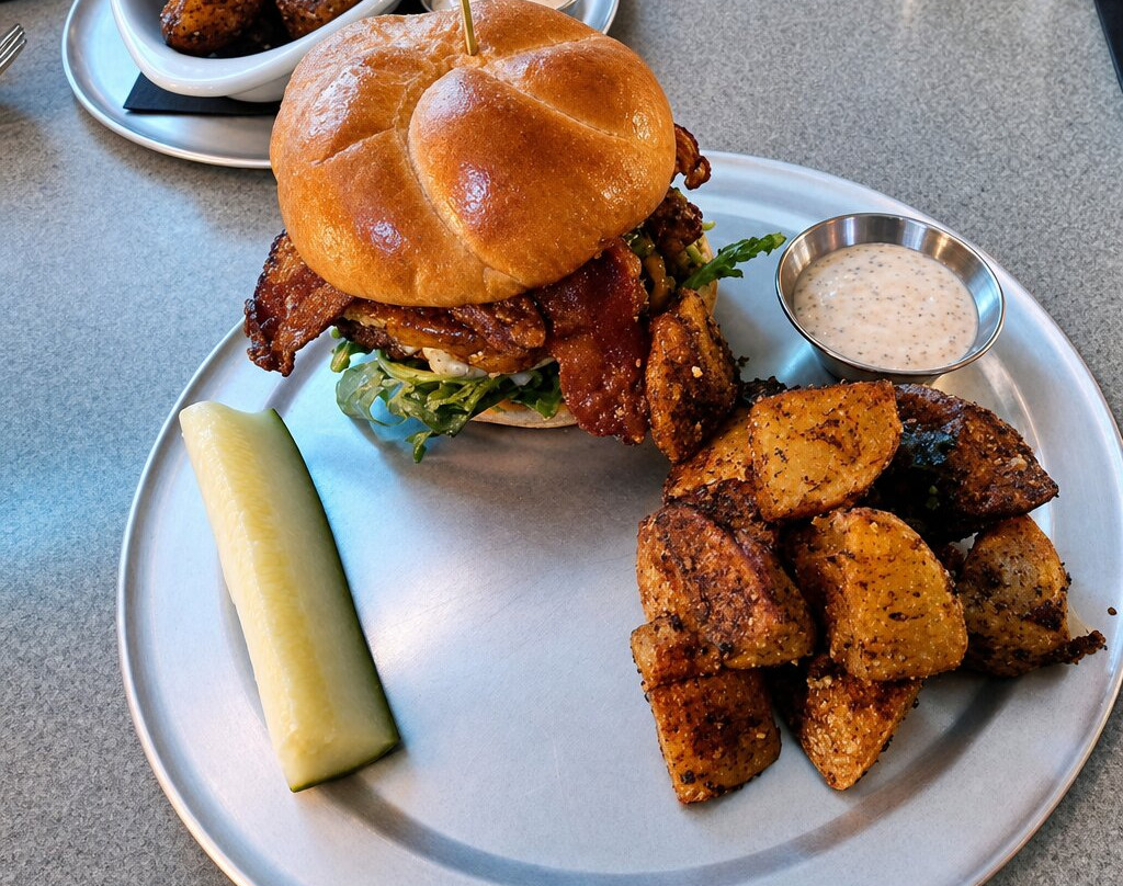 Lake City Pub