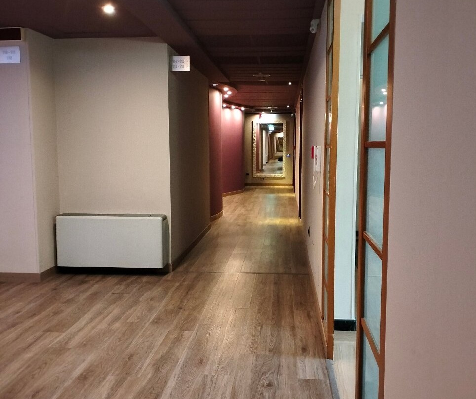 贝斯特韦斯特皇家酒店主图
