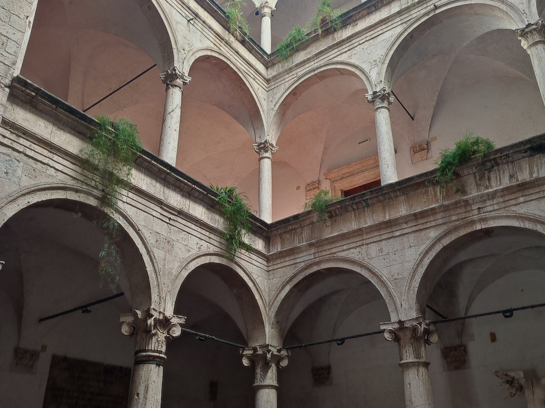 Palazzo dei Capitani del Popolo-阿斯科利皮切诺必去景点