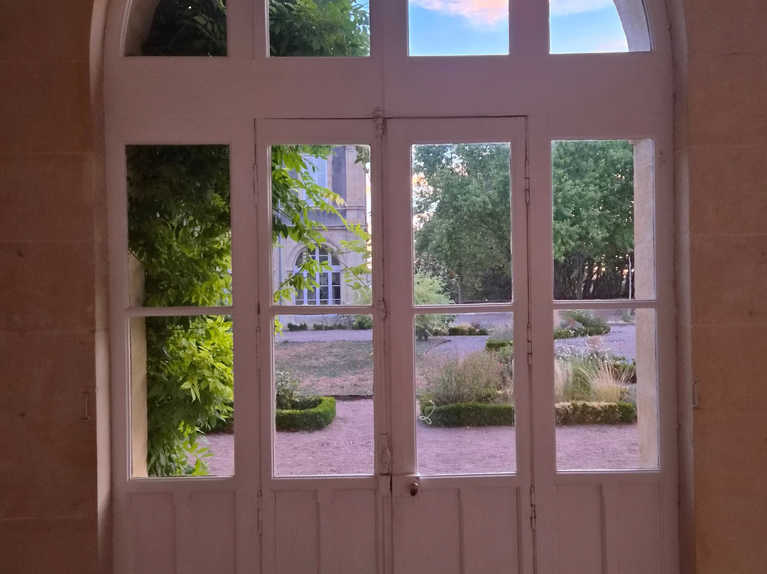 Sanctuaire Sainte Bernadette Soubirous-讷韦尔必去景点