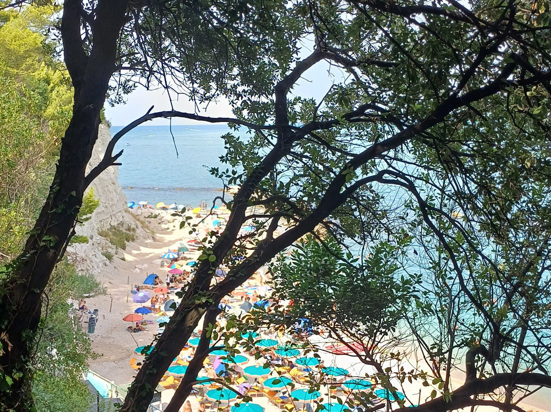 Spiaggia Urbani-Sirolo必去景点