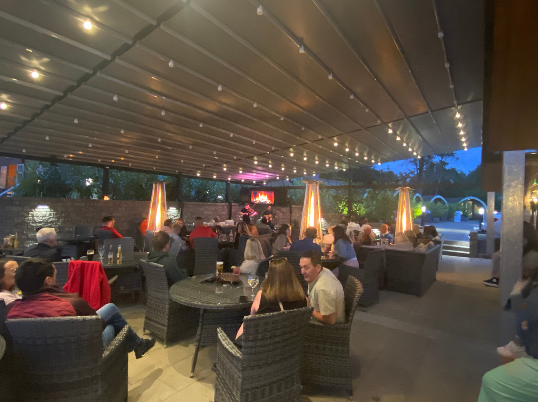 Buddy's Bar at Rossharbour Resort