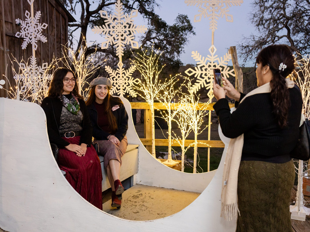 Old West Christmas Light Fest at Enchanted Springs Ranch-Boerne必去景点