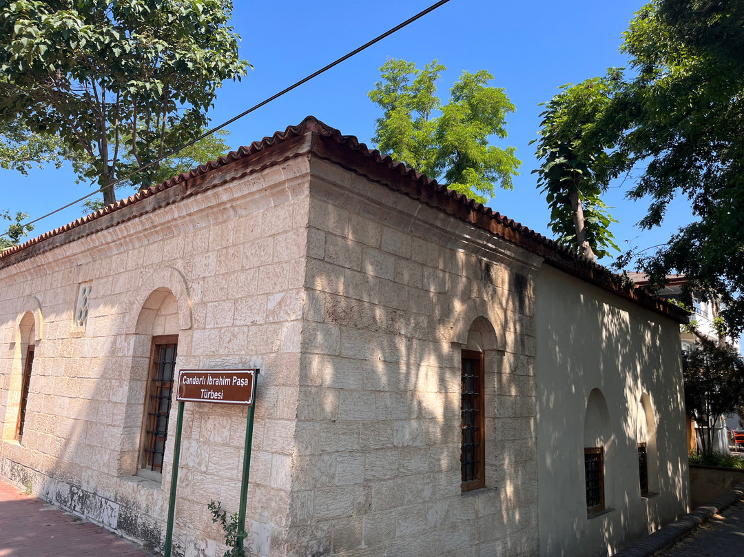 Candarlı Ibrahim Pasa Turbesi