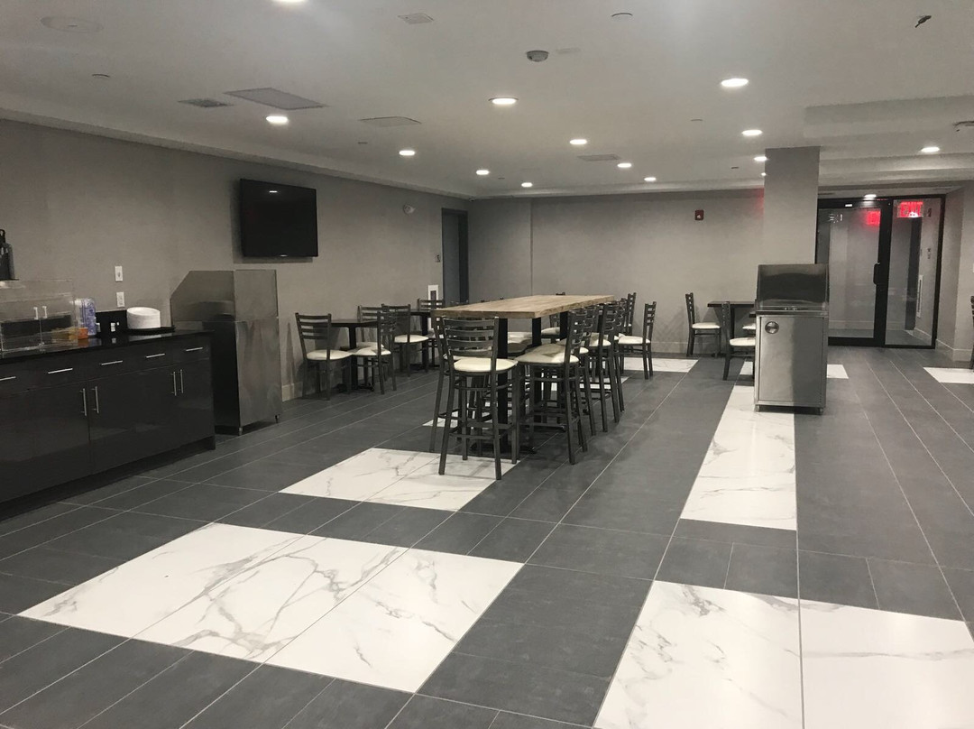 LéTap Inn JFK Airport