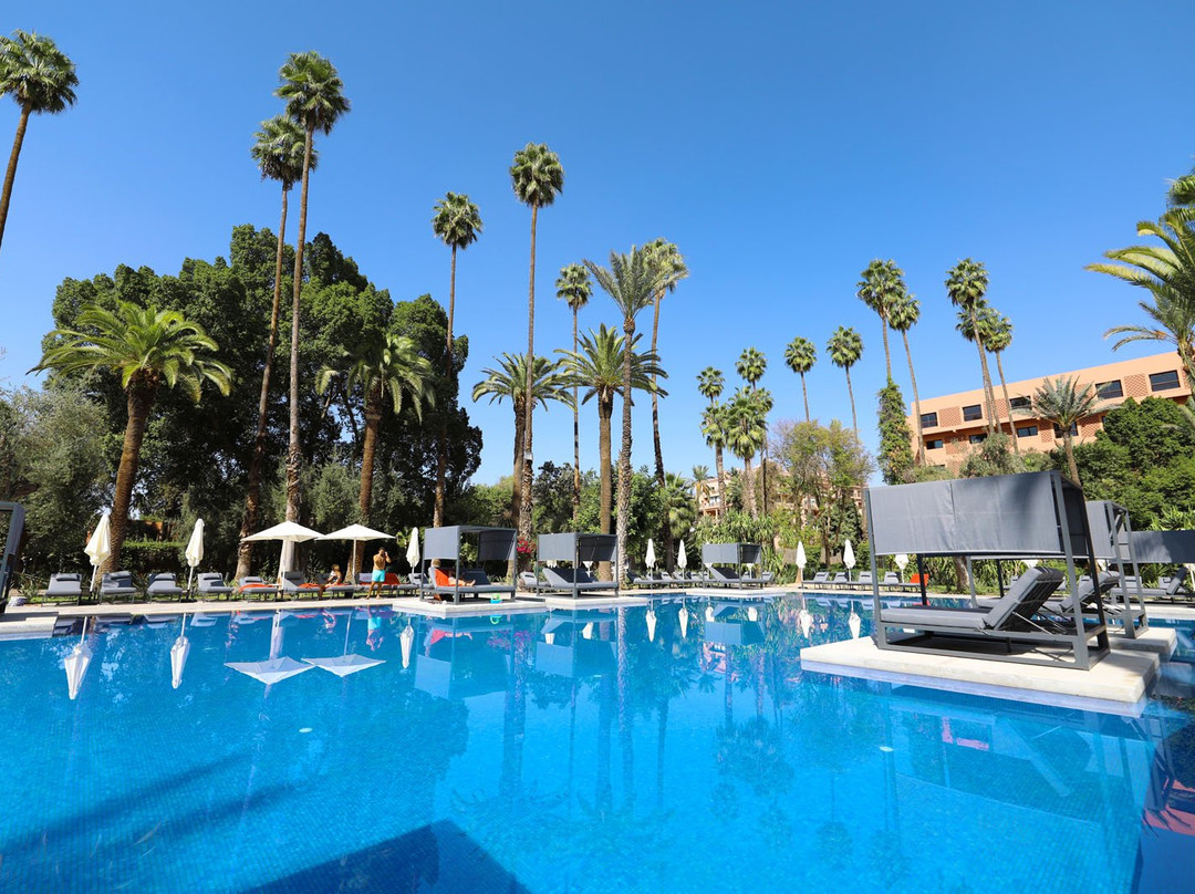 肯兹玫瑰园酒店主图