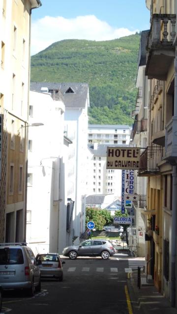 十字架酒店-客卧