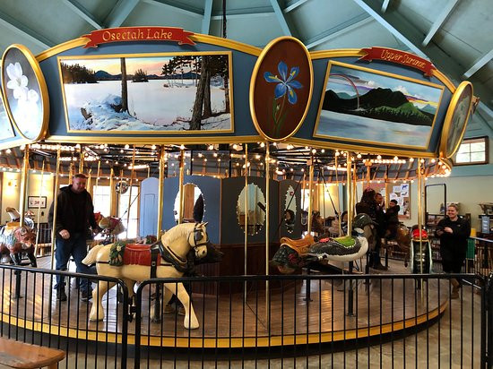 Adirondack Carousel景点图片