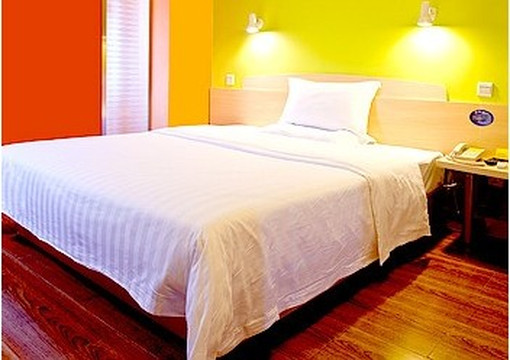 7天酒店（长沙五一广场袁家岭地铁站店）主图