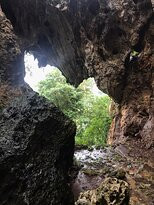 Pawon Cave景点图片