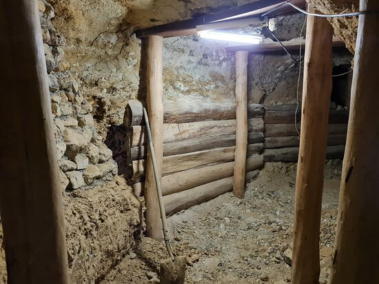 Bobby Dazzler Sapphire Mine Tours-Rubyvale必去景点