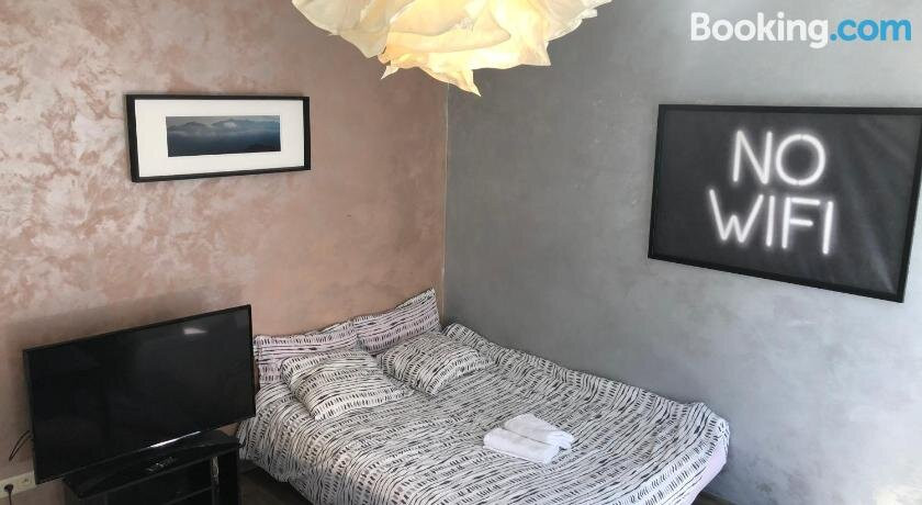 B.Lux hostel