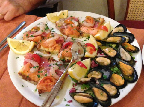 Pontesesto餐馆和美食-La Playa di Taormina