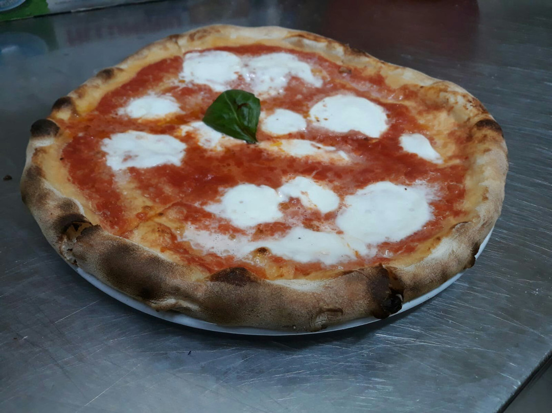 Roccaforzata餐馆和美食-Pizzeria Punto Pizza