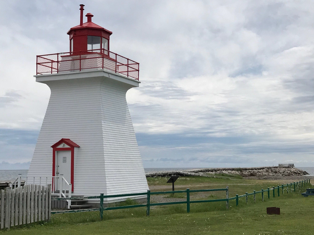 Pointe Bonaventure Lighthouse景点图片