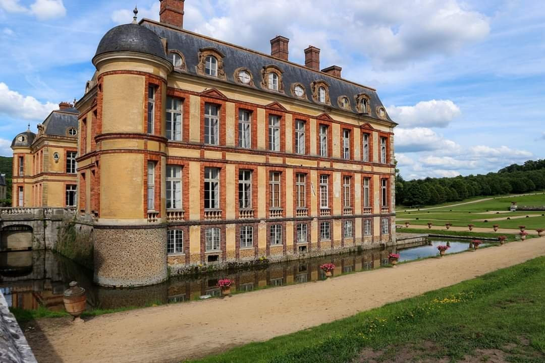 Château Dampierre景点图片