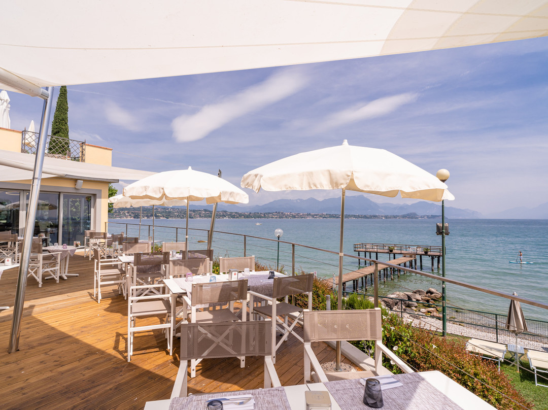 Dolcevita Beach Restaurant & Bar